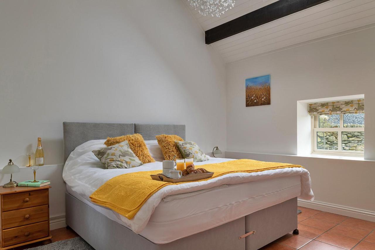 Finest Retreats - Moelis Granary - Luxury Cottage With Hot Tub Llandrillo Dış mekan fotoğraf