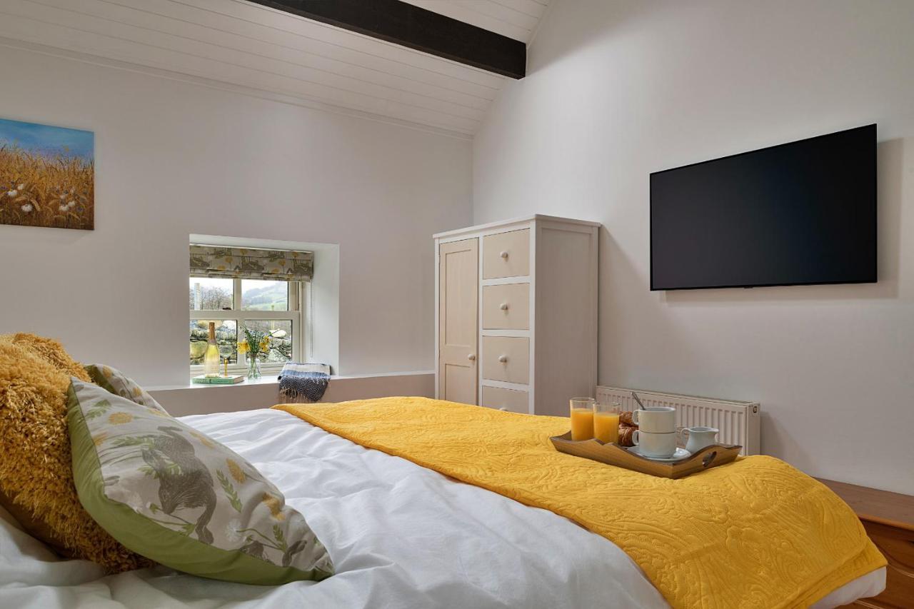 Finest Retreats - Moelis Granary - Luxury Cottage With Hot Tub Llandrillo Dış mekan fotoğraf