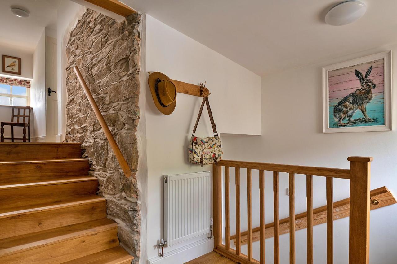 Finest Retreats - Moelis Granary - Luxury Cottage With Hot Tub Llandrillo Dış mekan fotoğraf